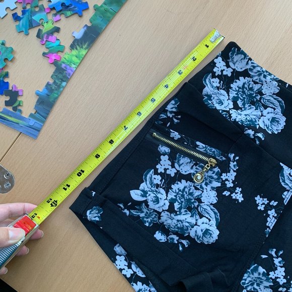 floral high-waisted shorts with a ton of stretch NWT - Picture 5 of 5
